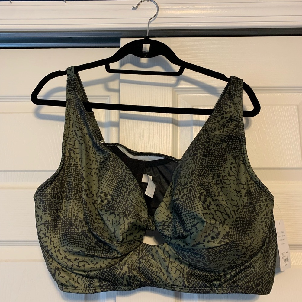 New w Tags Cacique by Lane Bryant Bathing Suit Top